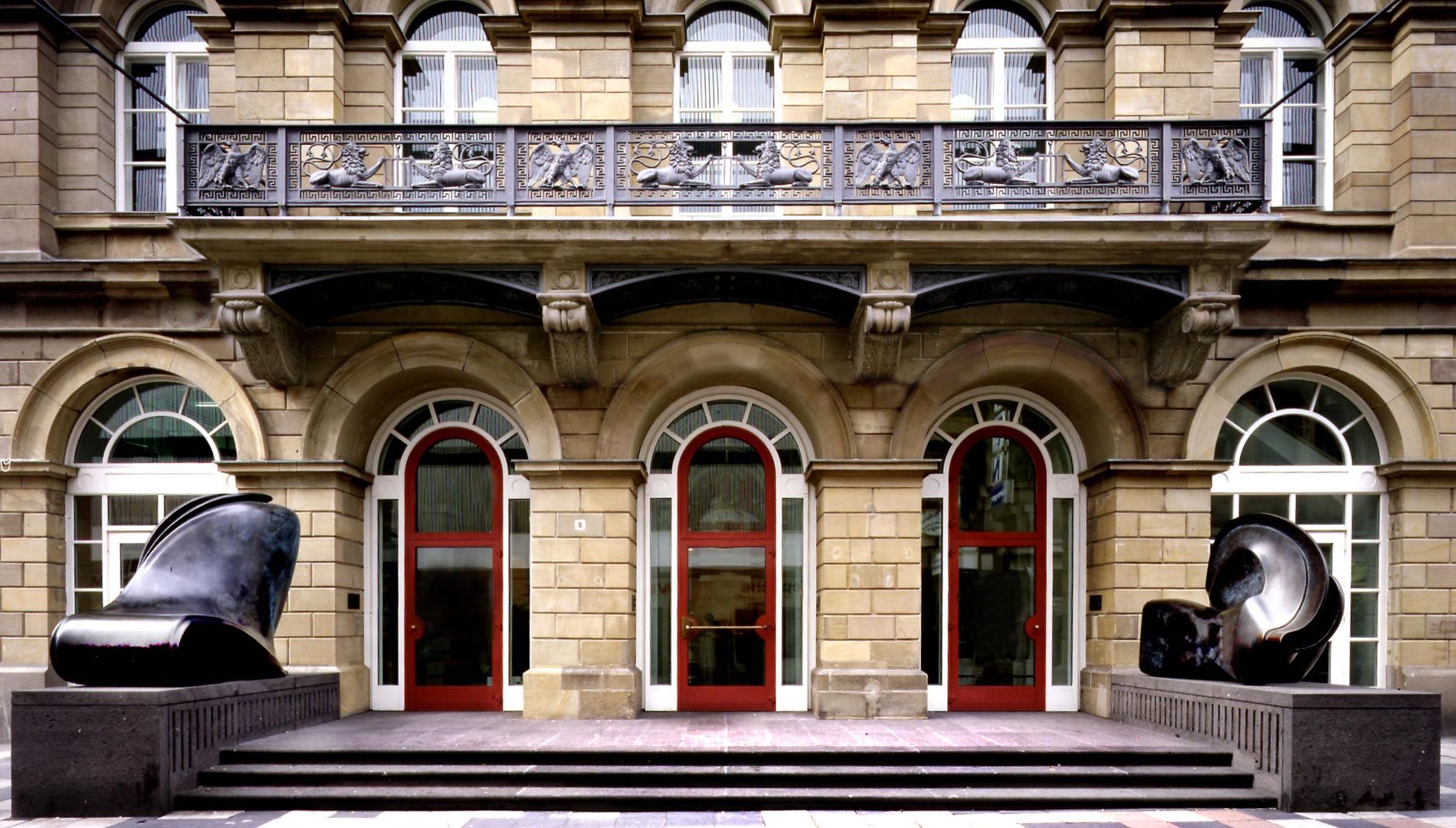 Das Von der Heydt-Museum liegt in der Wuppertaler Fußgängerzone. Es ist ein Museum, das vor allem wegen seiner Impressionismus-Sammlung berühmt ist