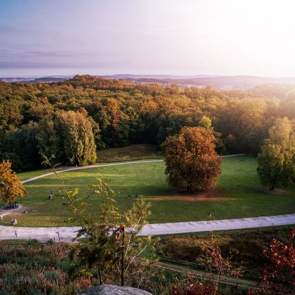 Blick von den Externsteinen im Teutoburger Wald auf den Park, © Tourismus NRW e.V.