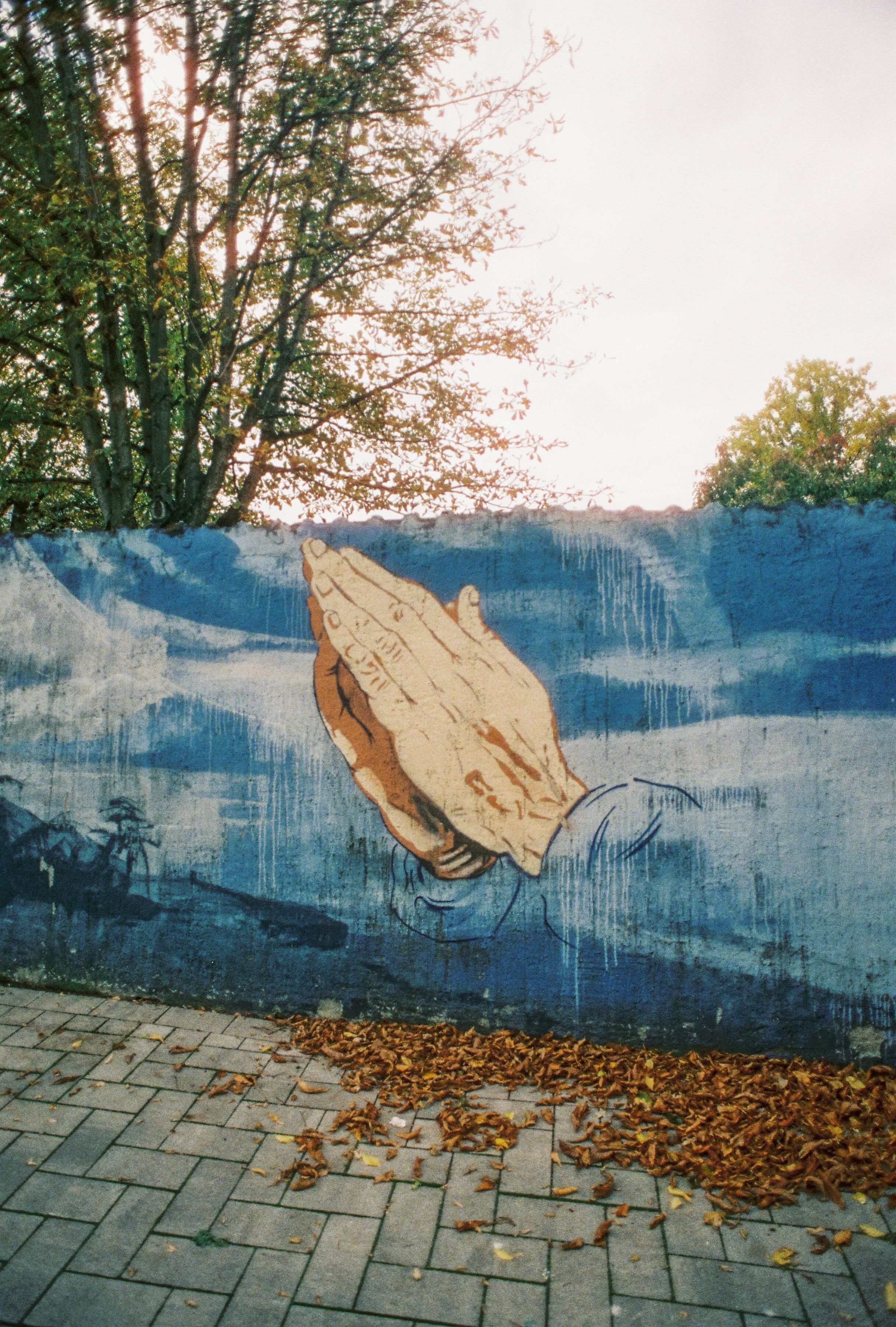 Graffiti an Klostermauer