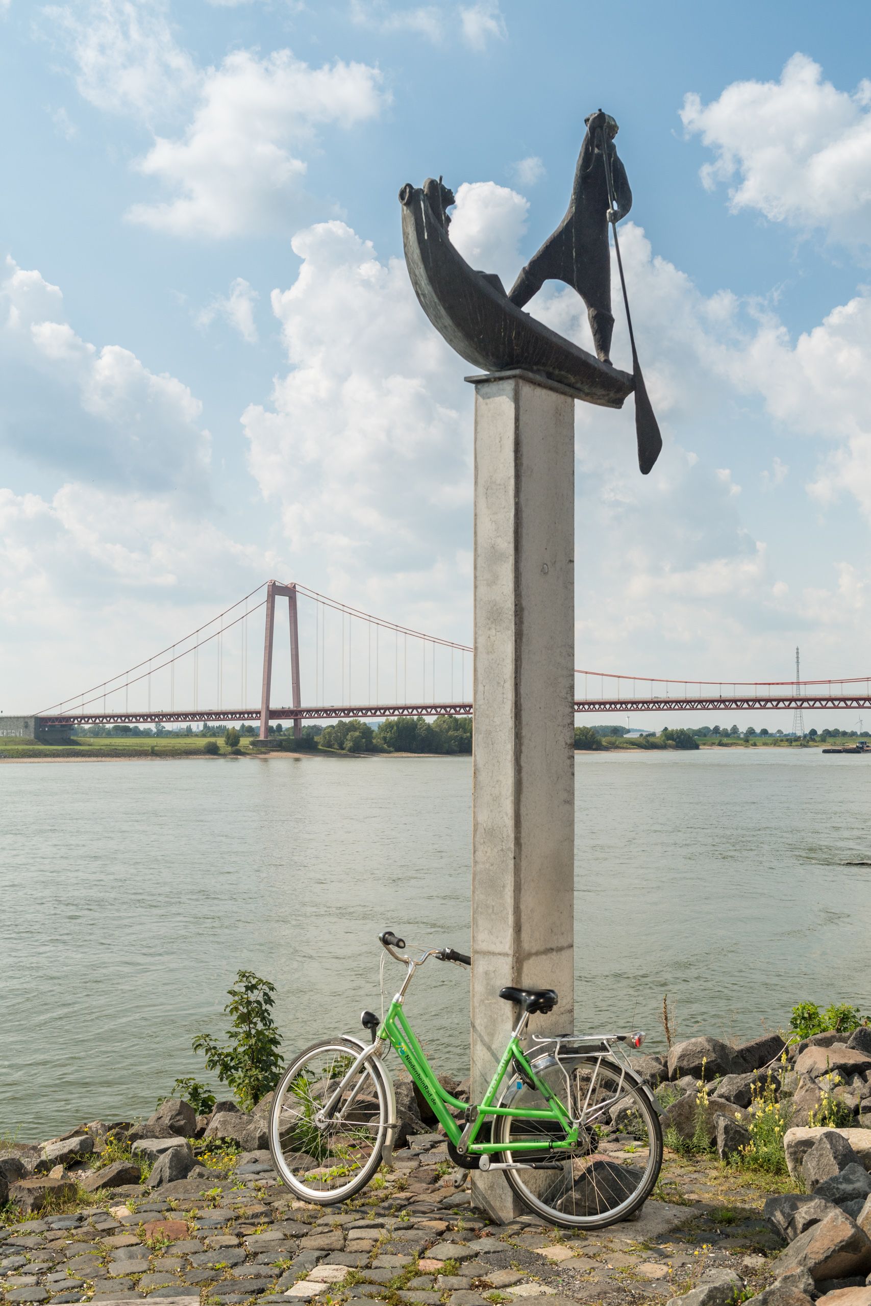 Fahrrad am Rhein