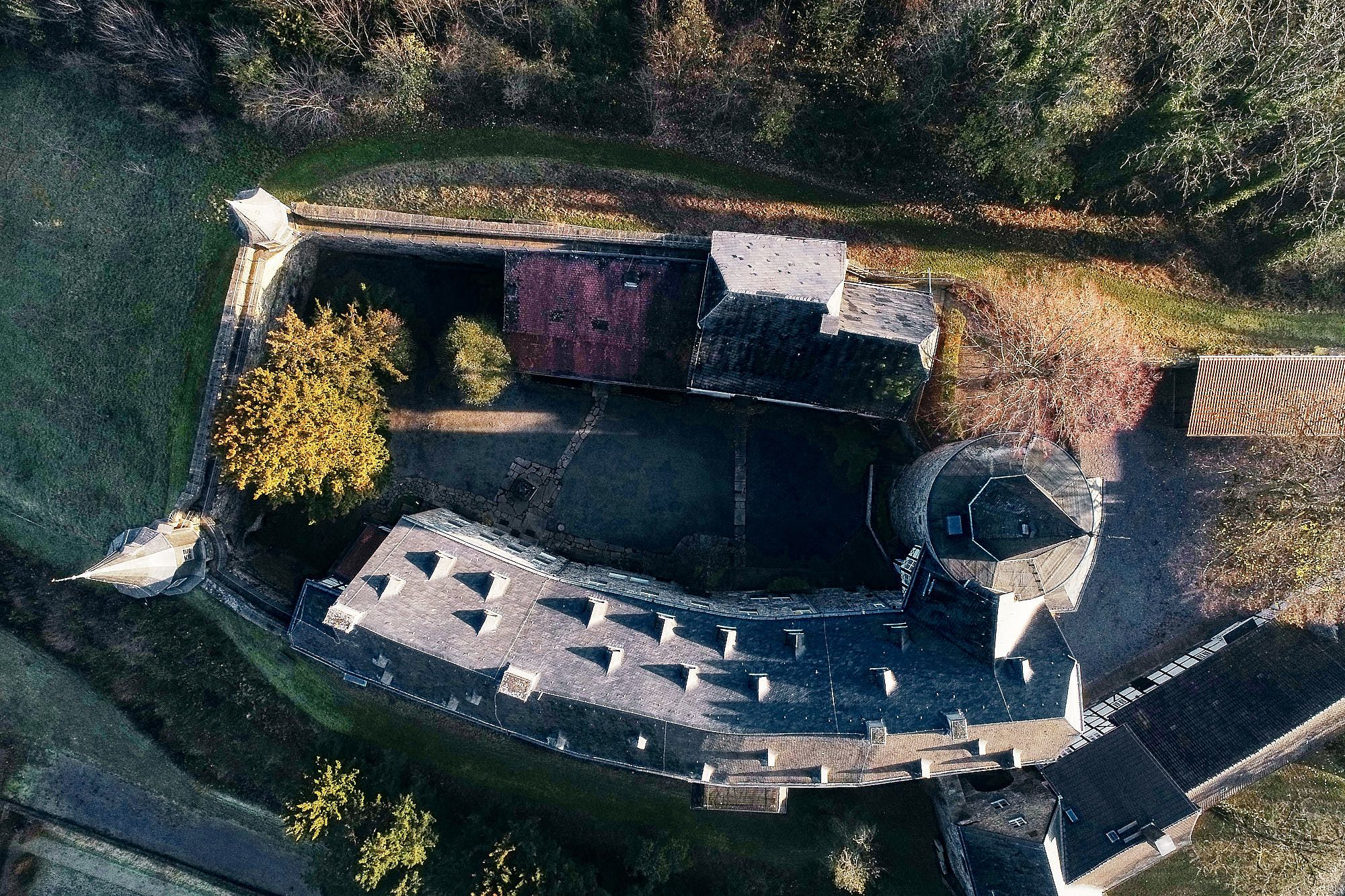 Schloss Hohenlimburg Wehrgang mit Bergfried aus Vogelperspektive