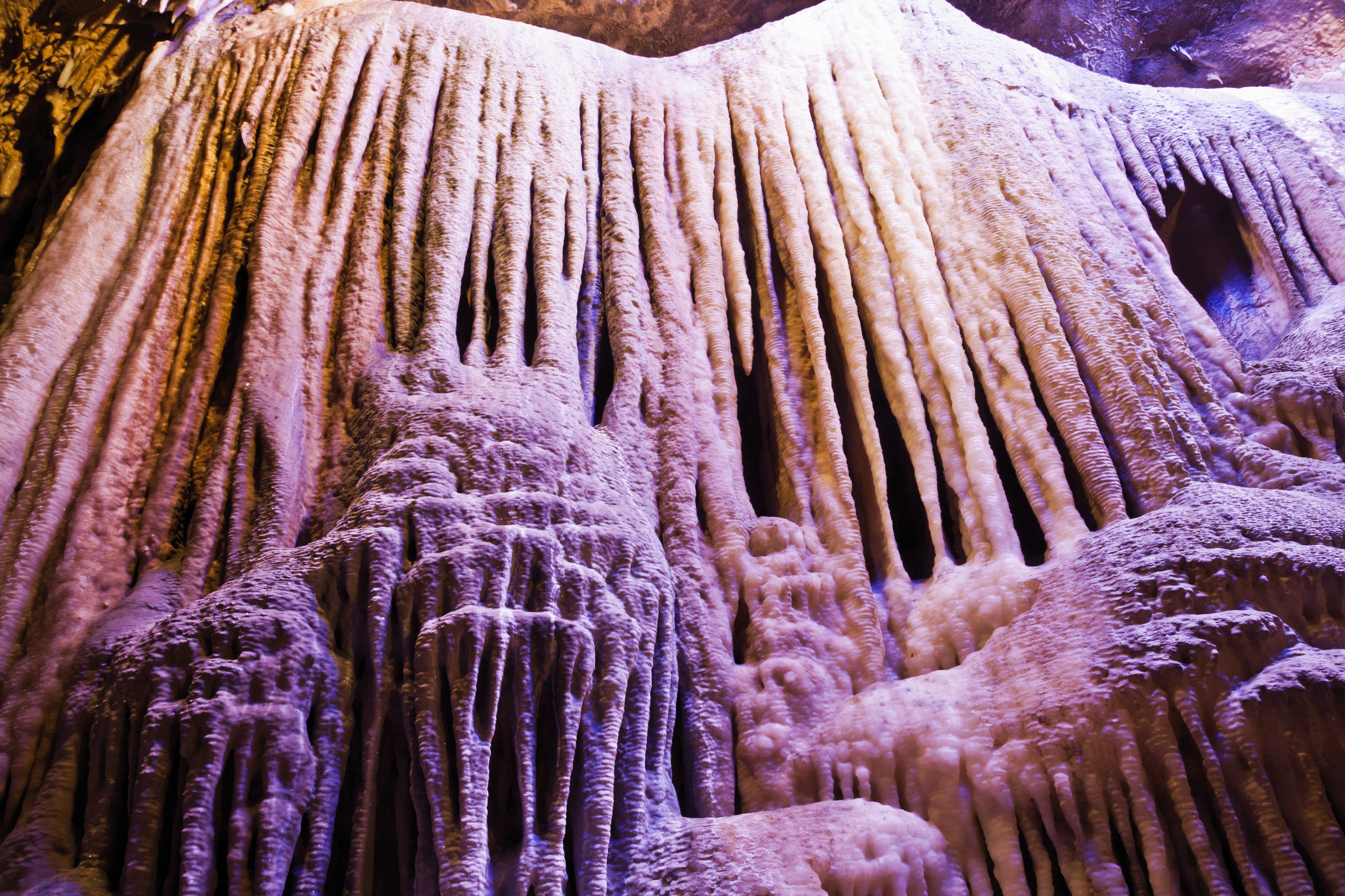 Stalaktiten in der Dechenhöhle